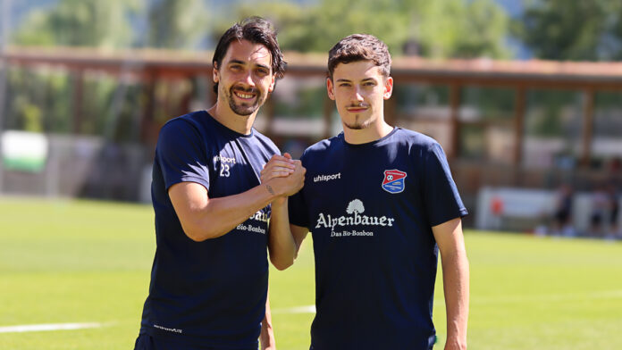 Markus Schwabl und Noa-Gabriel Simic - Foto: Spvvg Unterhaching